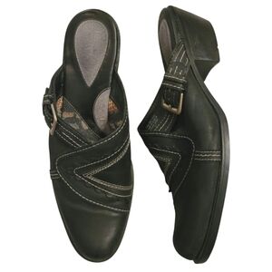 Clarks Artisans Women's 10 black leather buckle slide-on mules western rodeo